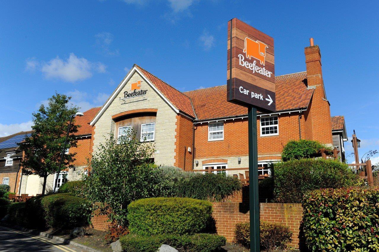 Premier Inn Petersfield Extérieur photo